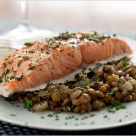 OVEN STEAMED SALMON w/LENTILS & SDT